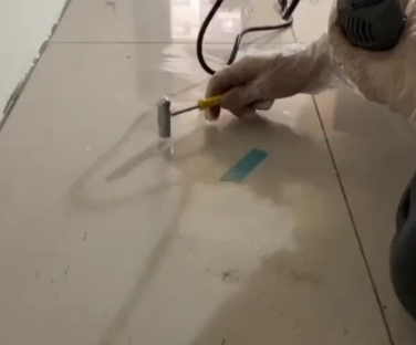 鄂伦春瓷砖开裂维修公司专业分享瓷砖在铺贴前如果没有沥干水分，将会导致以下问题